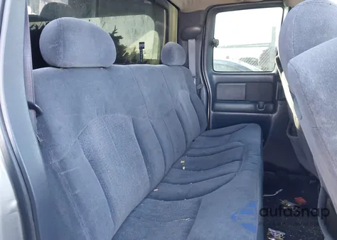 2000 Chevrolet Silverado 1500 Ls z USA, uszkodzony, nr VIN 1GCEK19V3YE417485